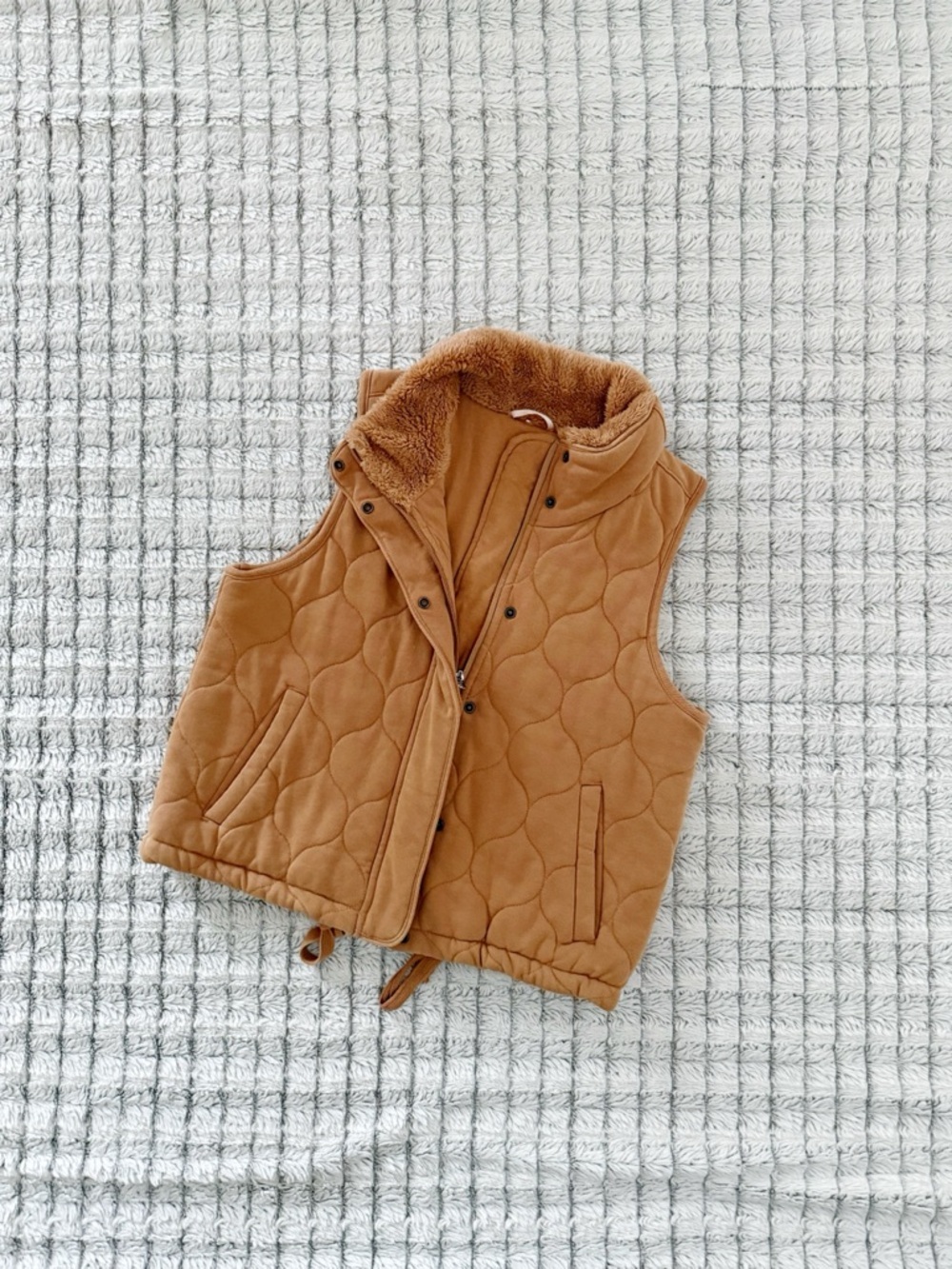 CALIA by Carrie Underwood Quilted Sherpa-Lined Vest - Camel Brown - Picture 2 of 4